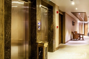 آسانسور در هتل